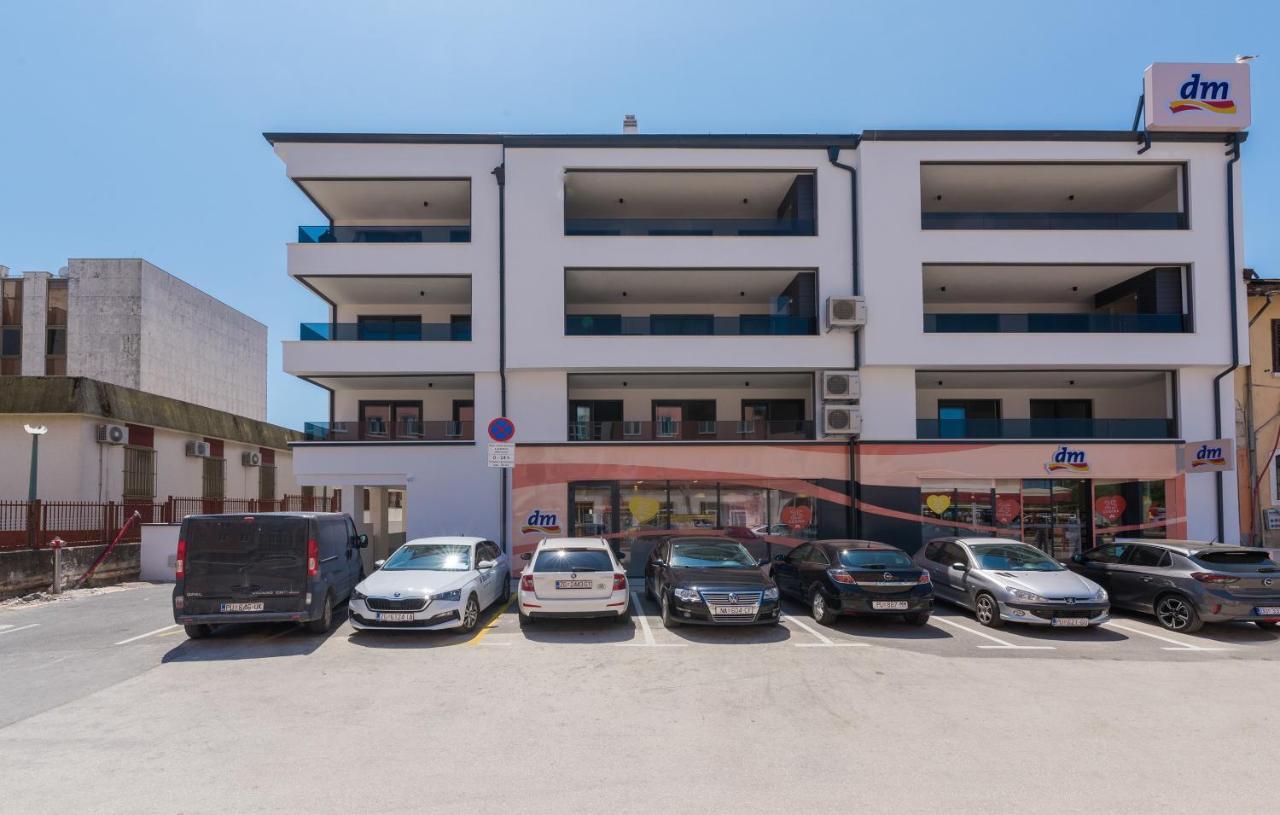 Val Di Bora Appartement Poreč Buitenkant foto
